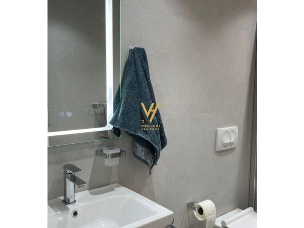 Jepet Apartament 1+1 me qera te Blloku 90 m2