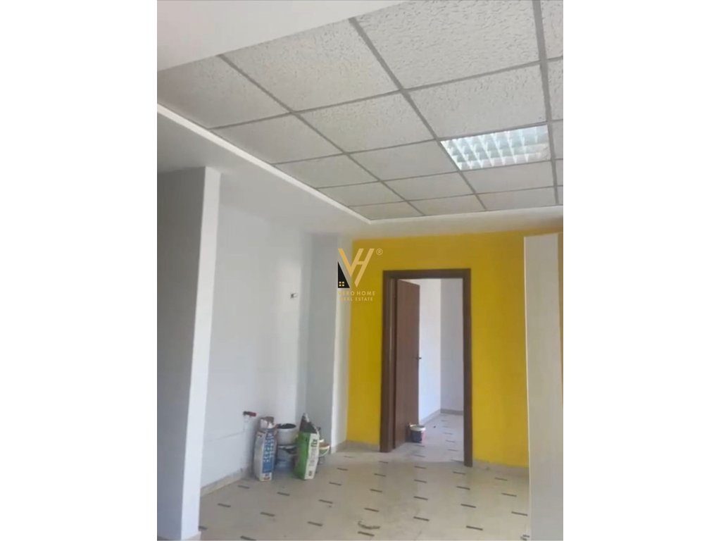 JEPET ZYRE 90 M2 ME QERA TE 21 DHJETORI 70.000 LEKE 3