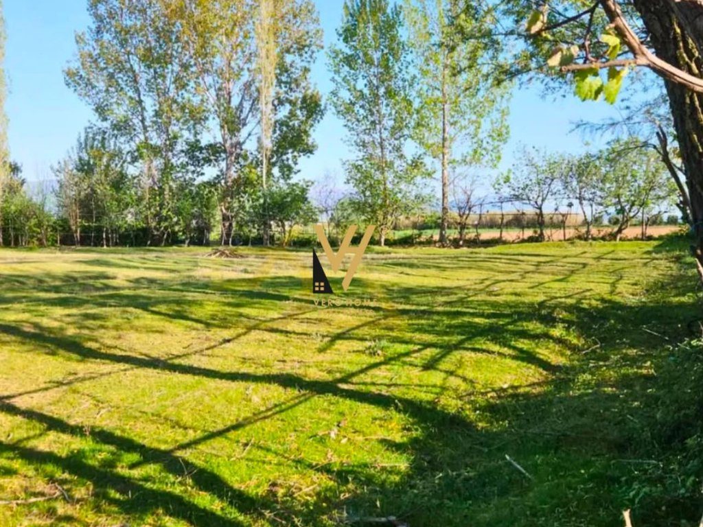 OFROHET TOKE 80.627 M2 PER SHITJE DHE INVESTIM NE TALE, LEZHE
