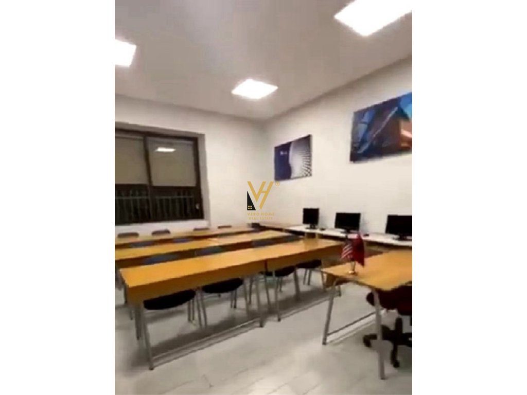 JEPET ZYRE 100 M2 ME QIRA TE RR.SAMI FRASHERI, BLLOK 780 EURO 4
