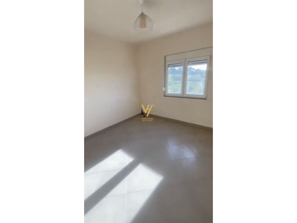 Shitet Vile nje kateshe dhe Truall 80 m2 3
