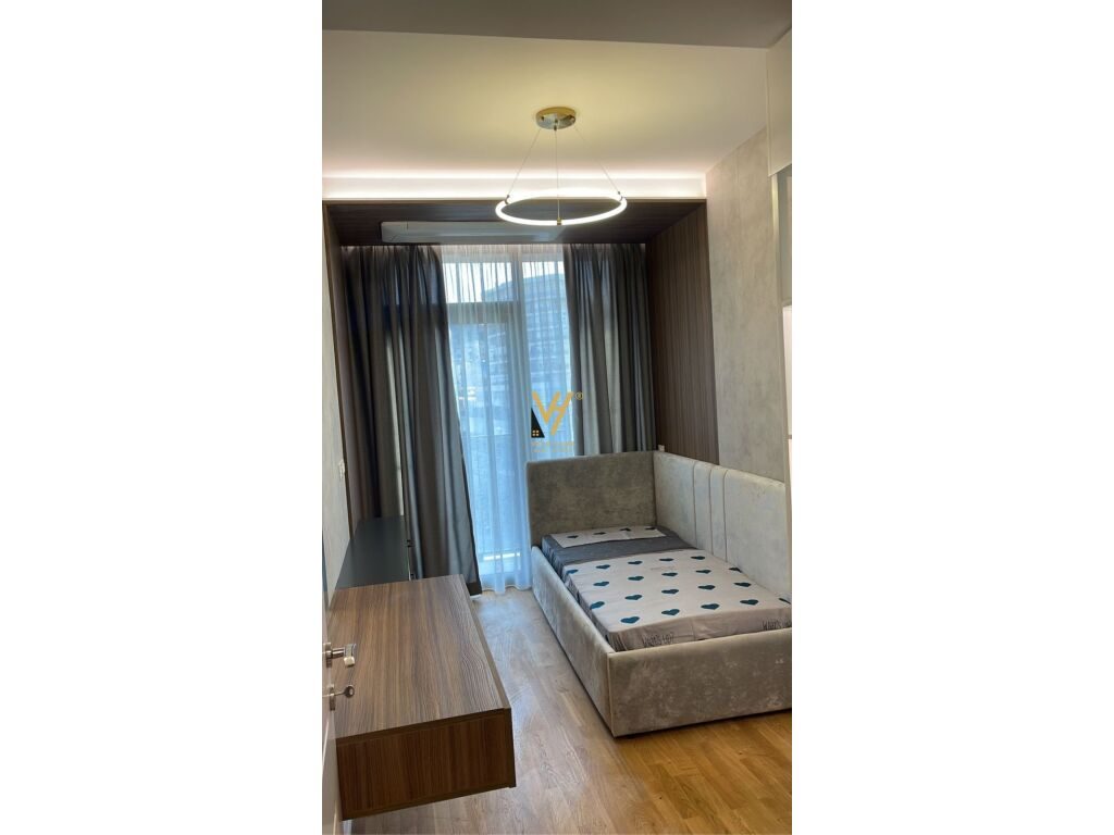 Jepet Apartament 3+1+2+ballkon me qera te Kompleksi Lakeview 140 m2