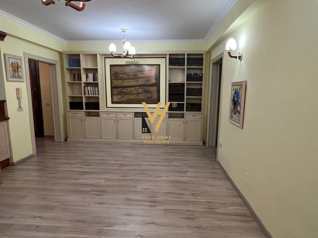 Jepet zyre me qera ne Qender 120 m2 4