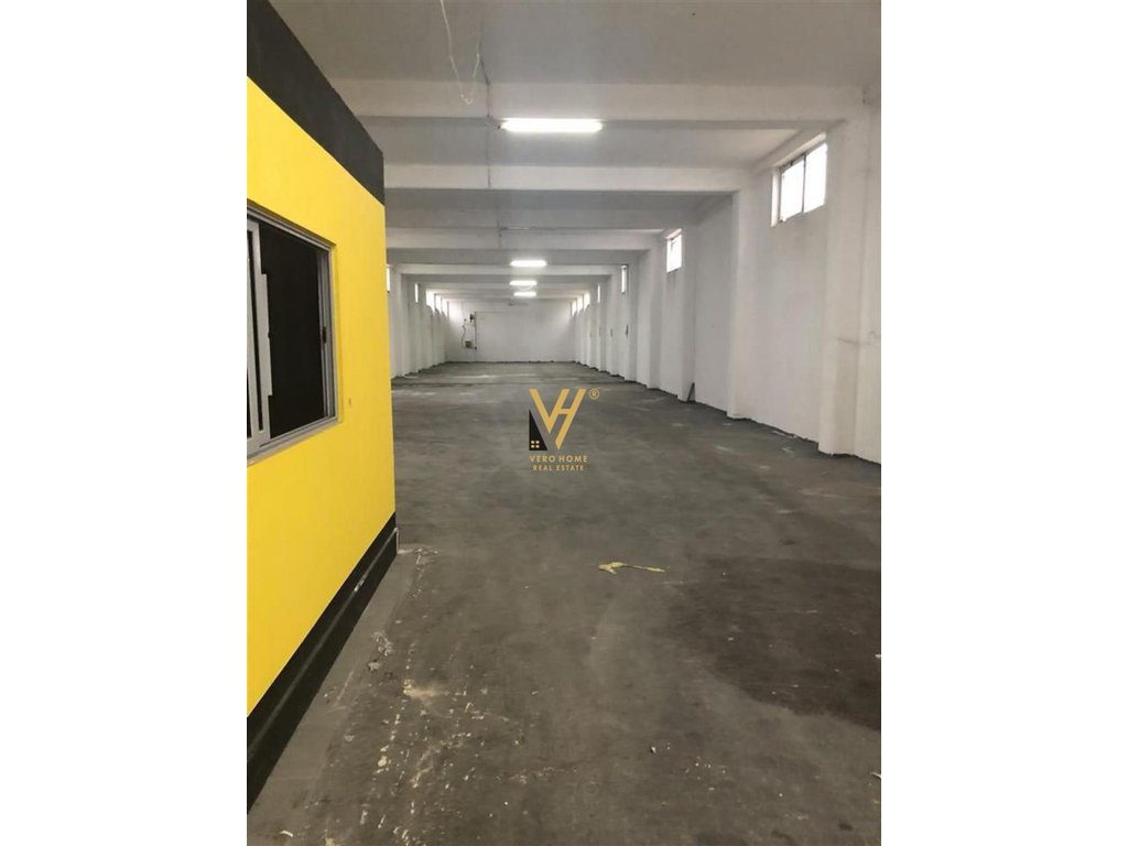 JEPET MAGAZINE 550M2 ME QERA TE AUTOSTRADA TR-DR 3.500 EURO 1