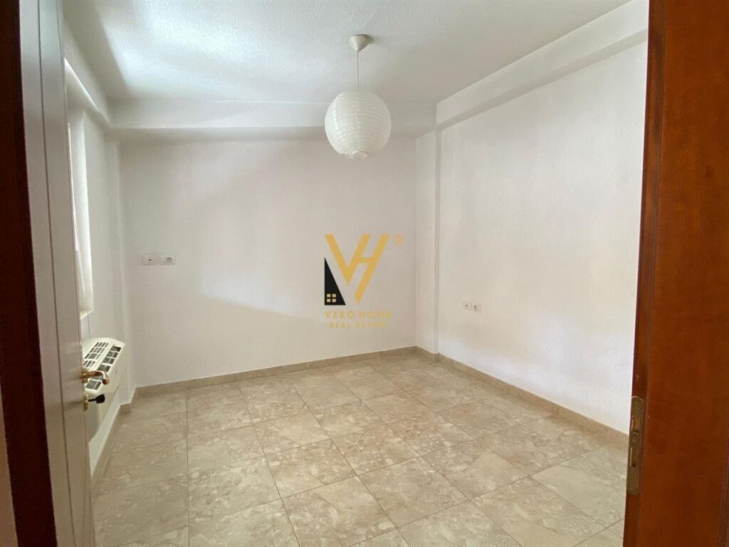 Jepet Apartament 3+1+2+ballkon me qera te Kopshti Zoologjik 360 m2