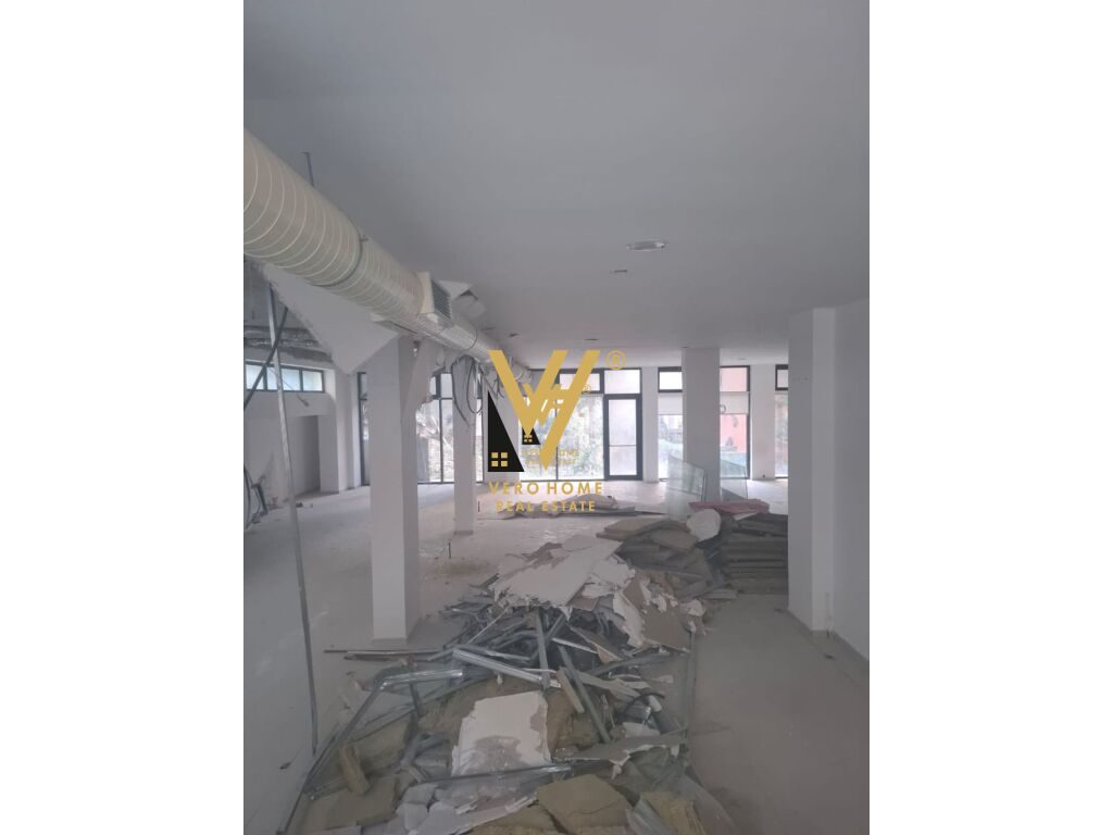 JEPET DYQAN 70 M2 ME QERA TE LAKE VIEW,LIQENI ARTIFICIAL 1.800 EURO