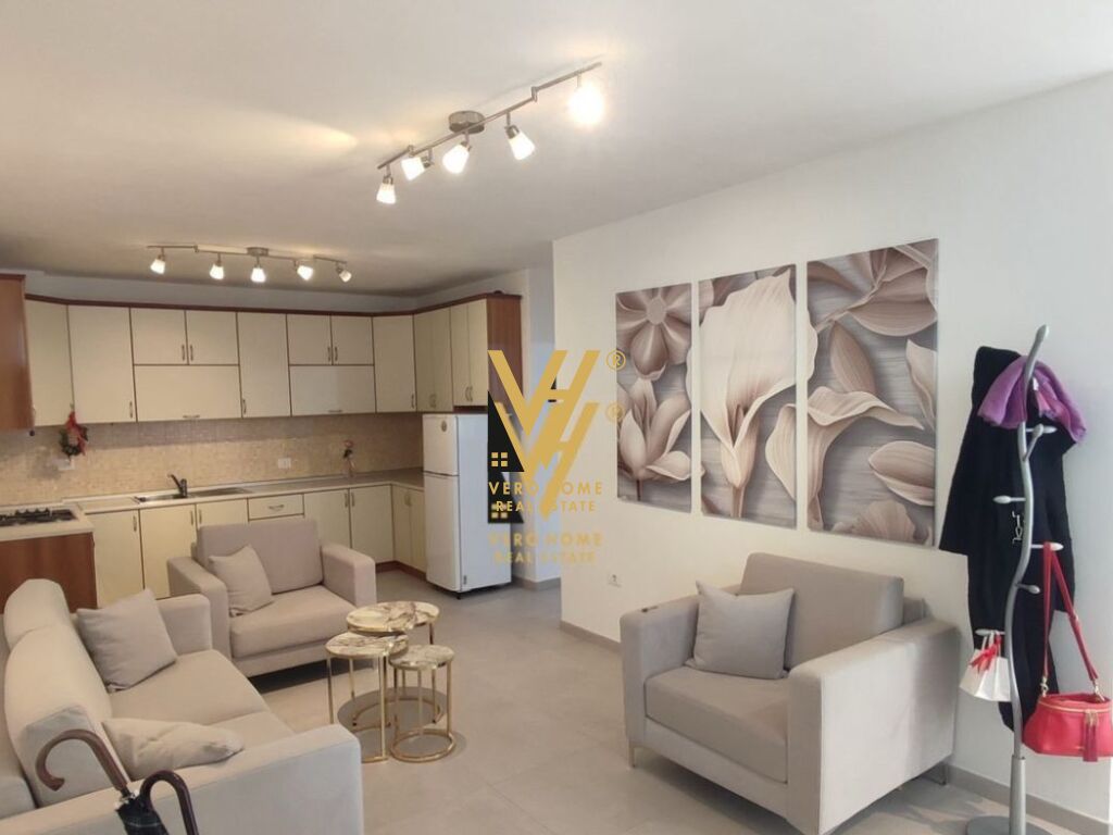 JEPET APARTAMENT 2+1+BLK ME QERA TE RR. MYSLYM SHYRI 700 EURO