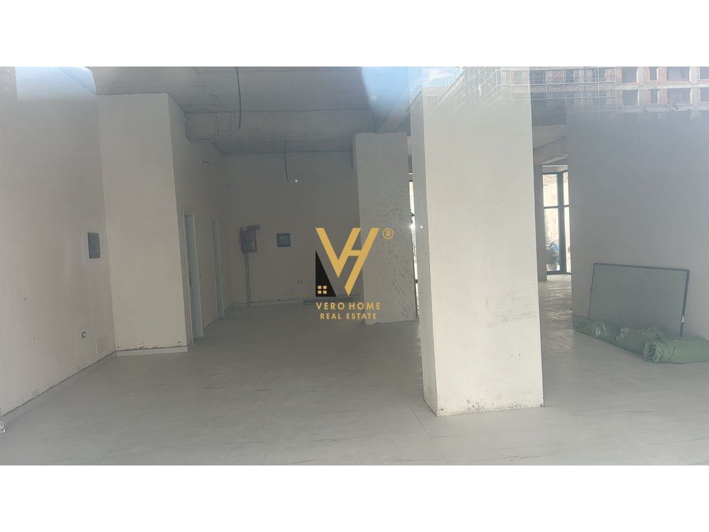 JEPET AMBIENT BIZNESI 150 M2 ME QERA TE REPORT TV, ISH PARKU 2.200 EURO