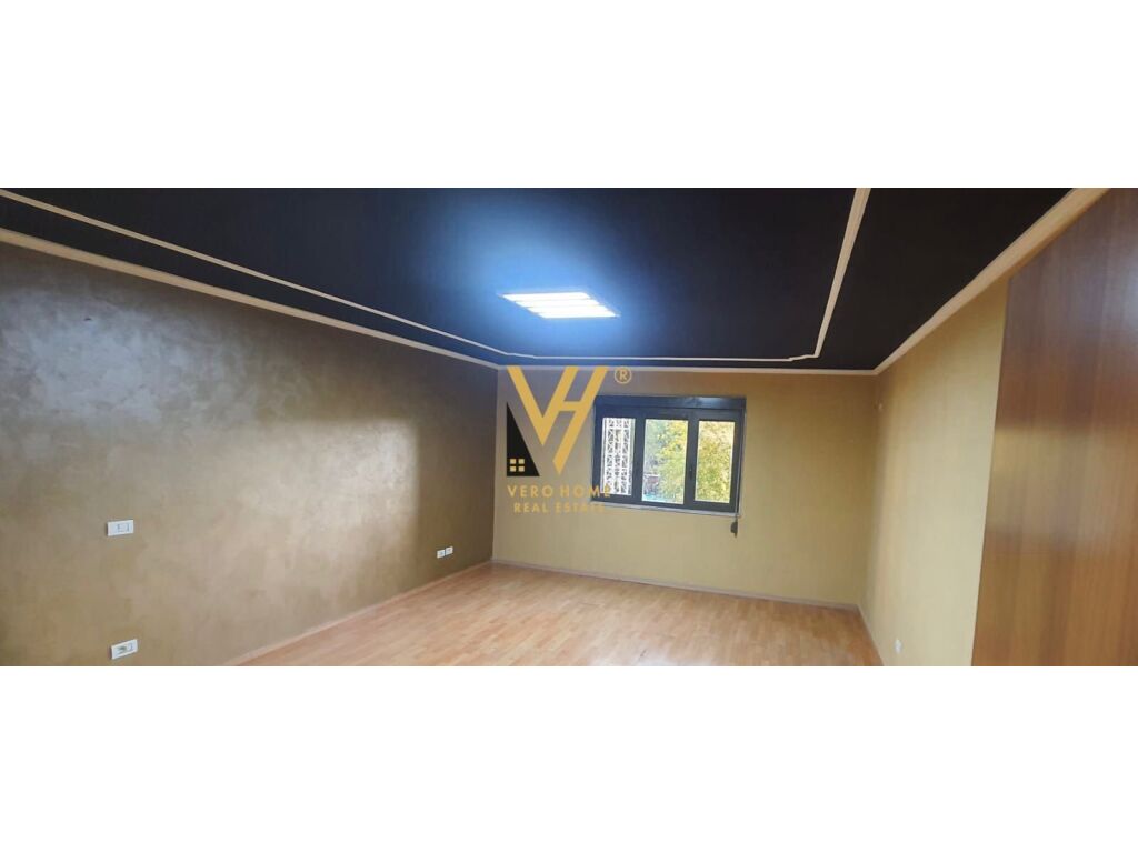 Jepet Zyre me qera ne Qender 160 m2 4