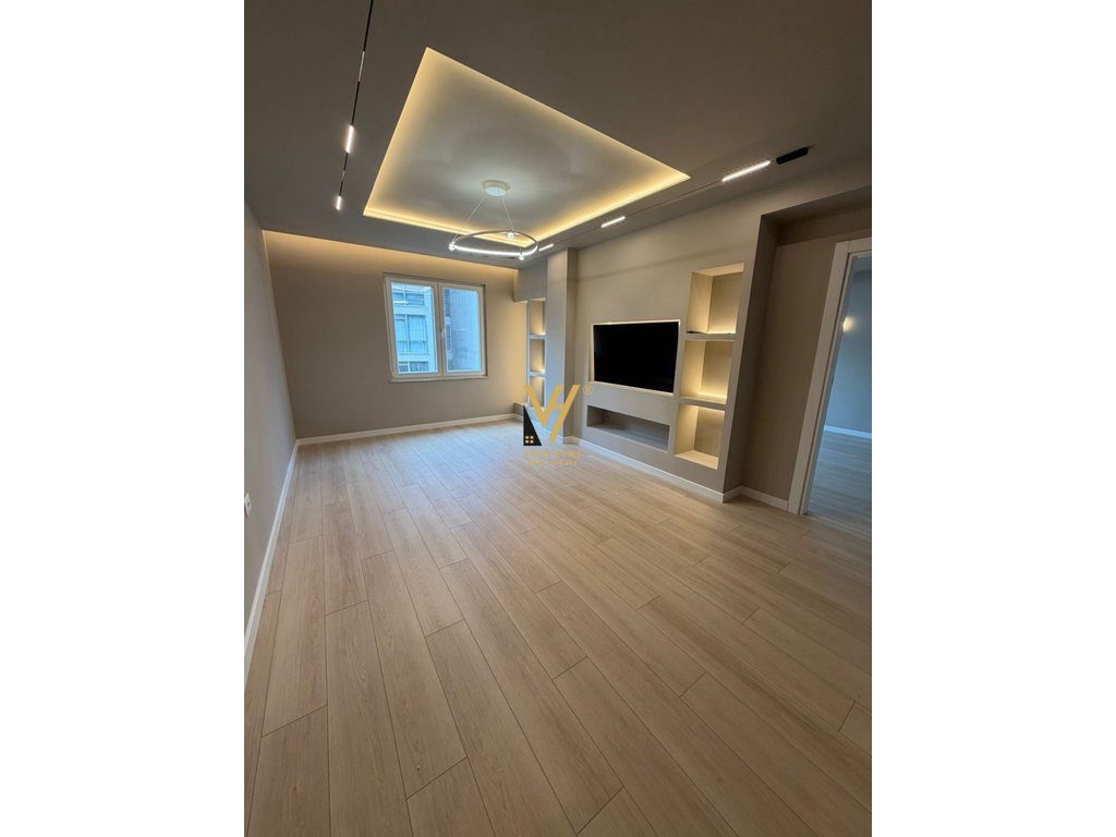 SHITET APARTAMENT 2+1+2 TE KOMUNA PARISIT 275.000 EURO