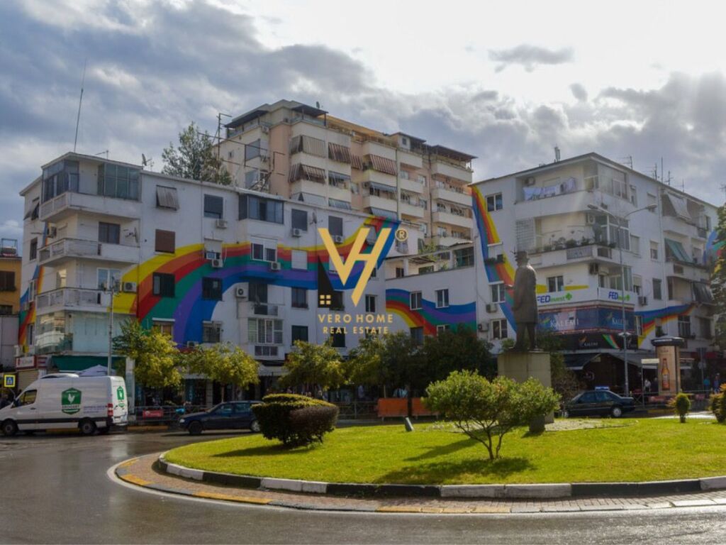 JEPET DYQAN 180 M2 ME QERA NE BLLOK 5.000 EURO