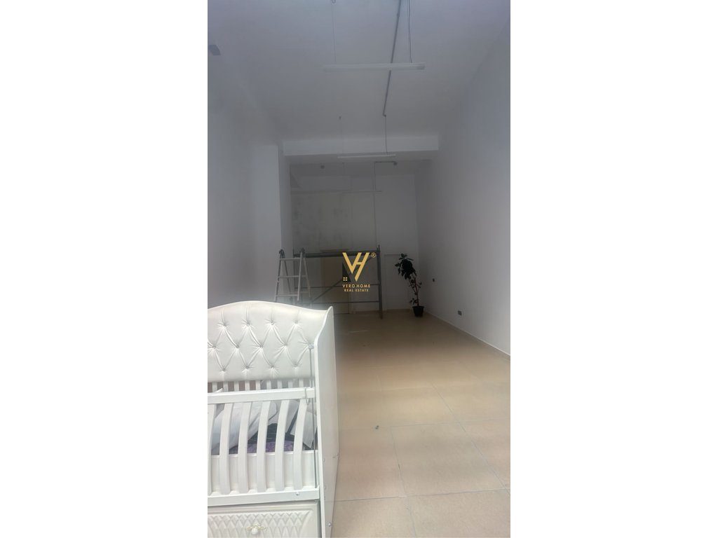 JEPET DYQAN 50 M2 ME QIRA NE ASTIR 45.000 LEKE