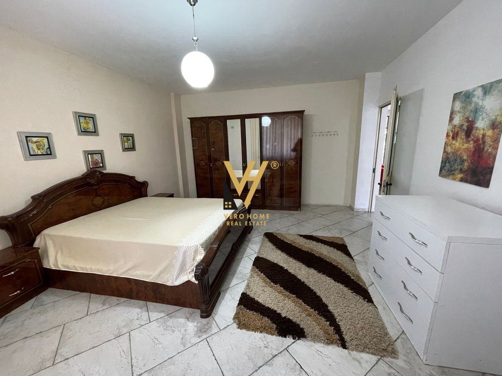JEPET APARTAMENT 2+1 ME QERA TE RRUGA QEMAL STAFA 600 EURO 4