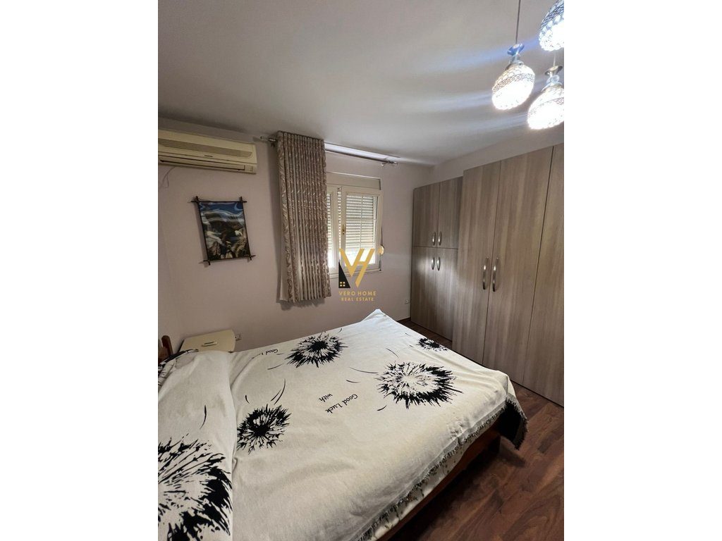 JEPET APARTAMENT 3+1+BLK ME QERA TE 21 DHJETORI 600 EURO 3