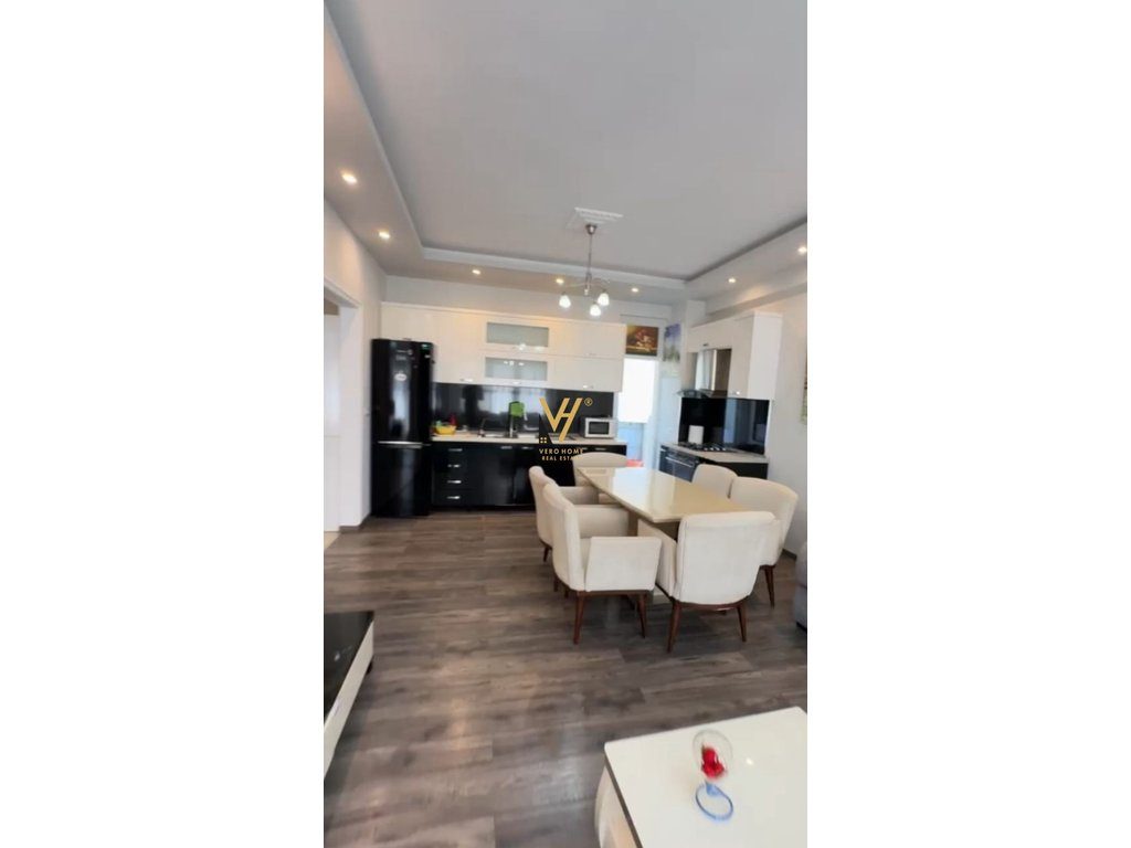 SHITET APARTAMENT 2+1+2+BLK TE KOPSHTI ZOOLOGJIK 258.000 EURO 2
