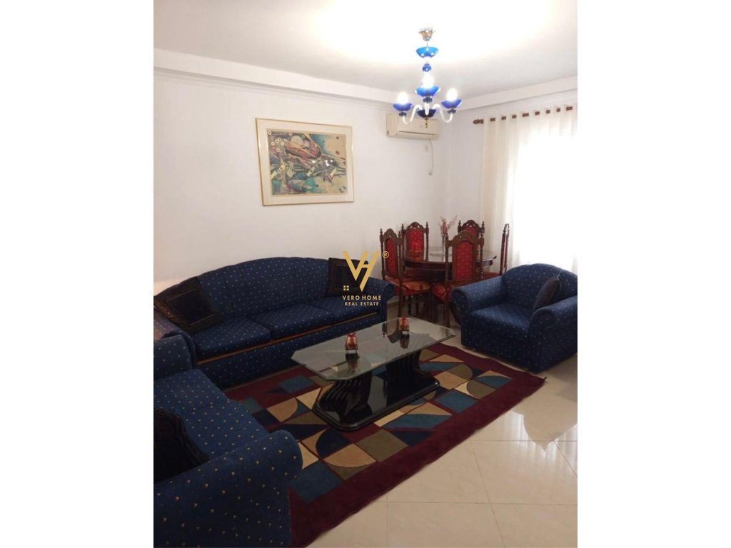 JEPET APARTAMENT 3+1+BLK ME QERA TE 21 DHJETORI 550 EURO