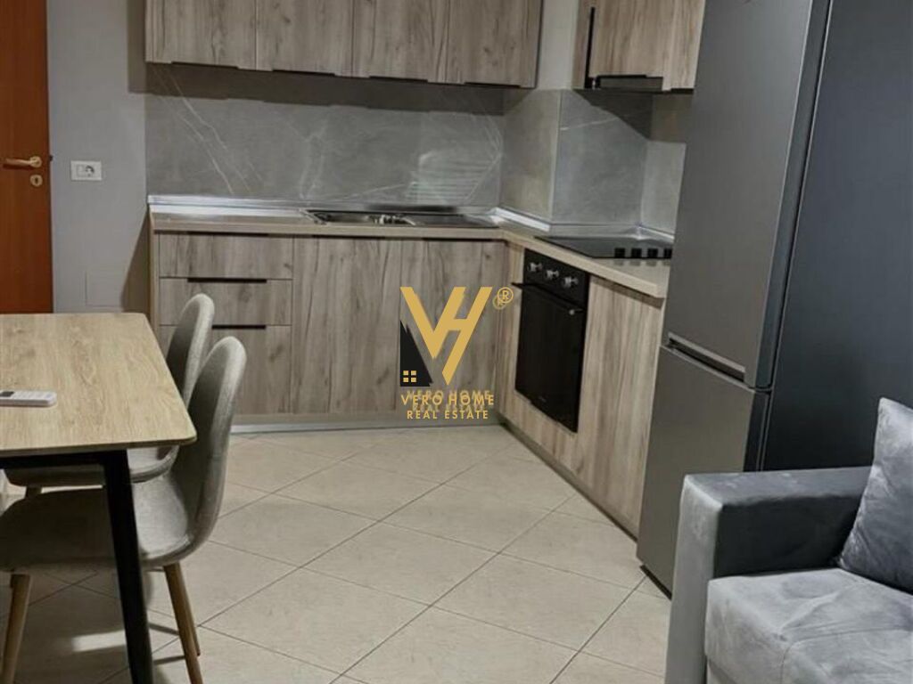 JEPET APARTAMENT 2+1+BLK ME QERA TE RR.MYSLYM SHYRI 700 EURO