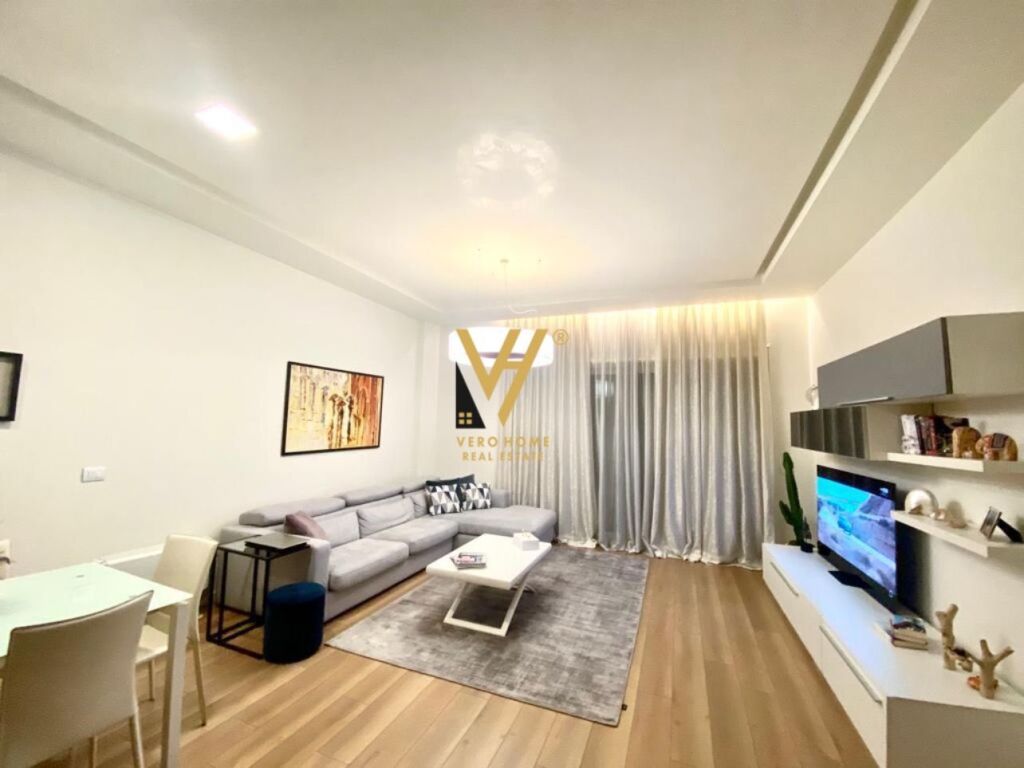 Jepet Apartament 2+1+2+ballkon me qera te Kompleksi Panorama 117 m2