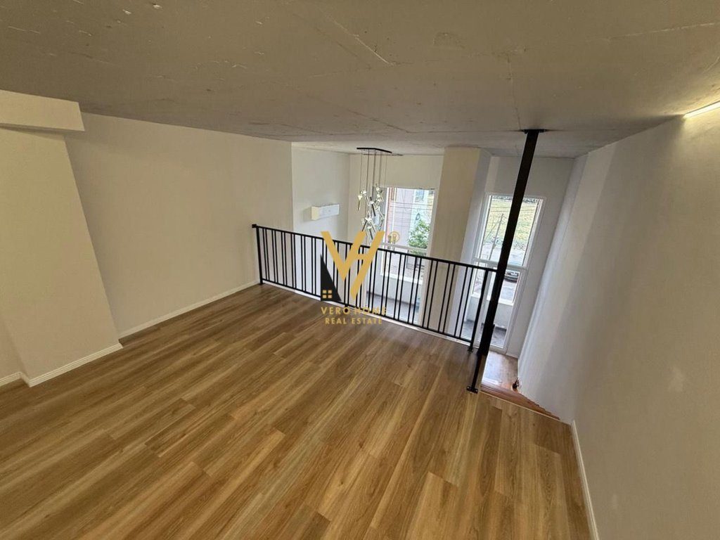 JEPET ZYRE 60 M2 DUPLEX ME QIRA TE GOLDEN PARK 3, 450 EURO
