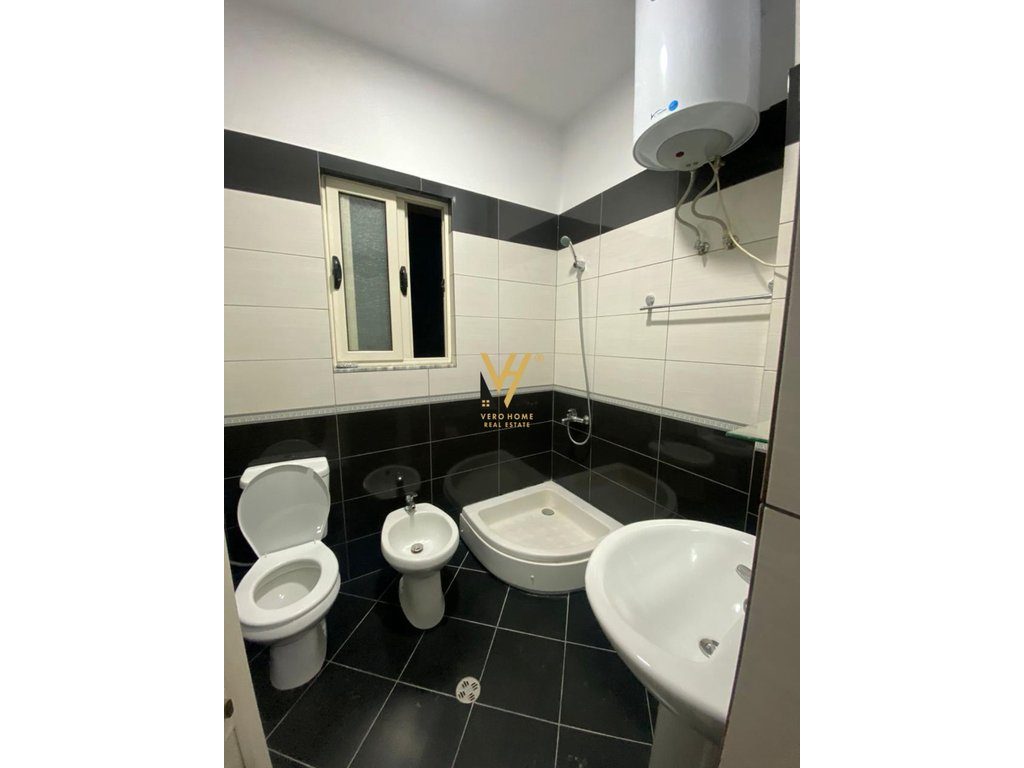 JEPET APARTAMENT 1+1+BLK ME QERA NE LAPRAKE 40.000 LEKE 4