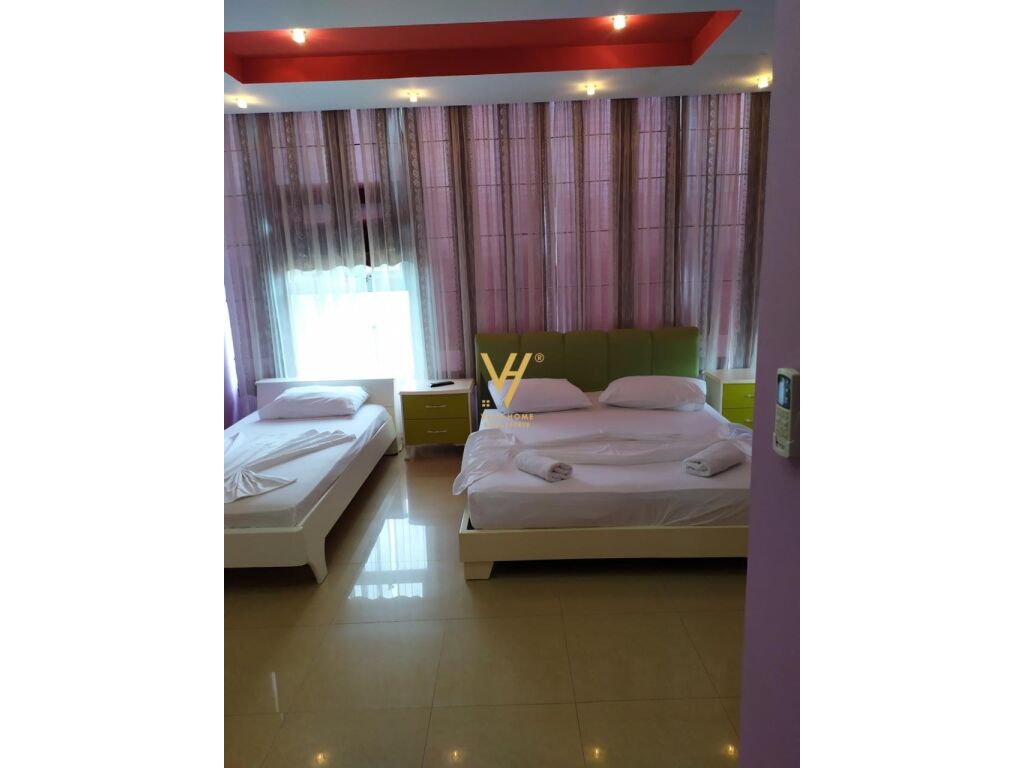 Shitet Hotel tre Kateshe edhe Truall ne Lezhe 600 m2