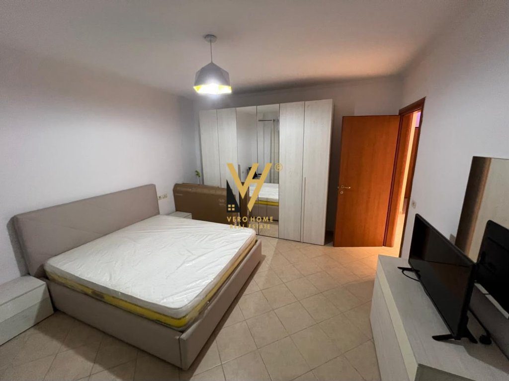 JEPET APARTAMENT 2+1+BLK ME QERA TE KOMUNA PARISIT 85.000 LEKE 4