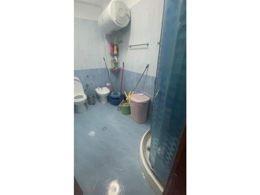 Jepet Apartament 2+1+ballkon me qera te Unaza e Re 98m2 3