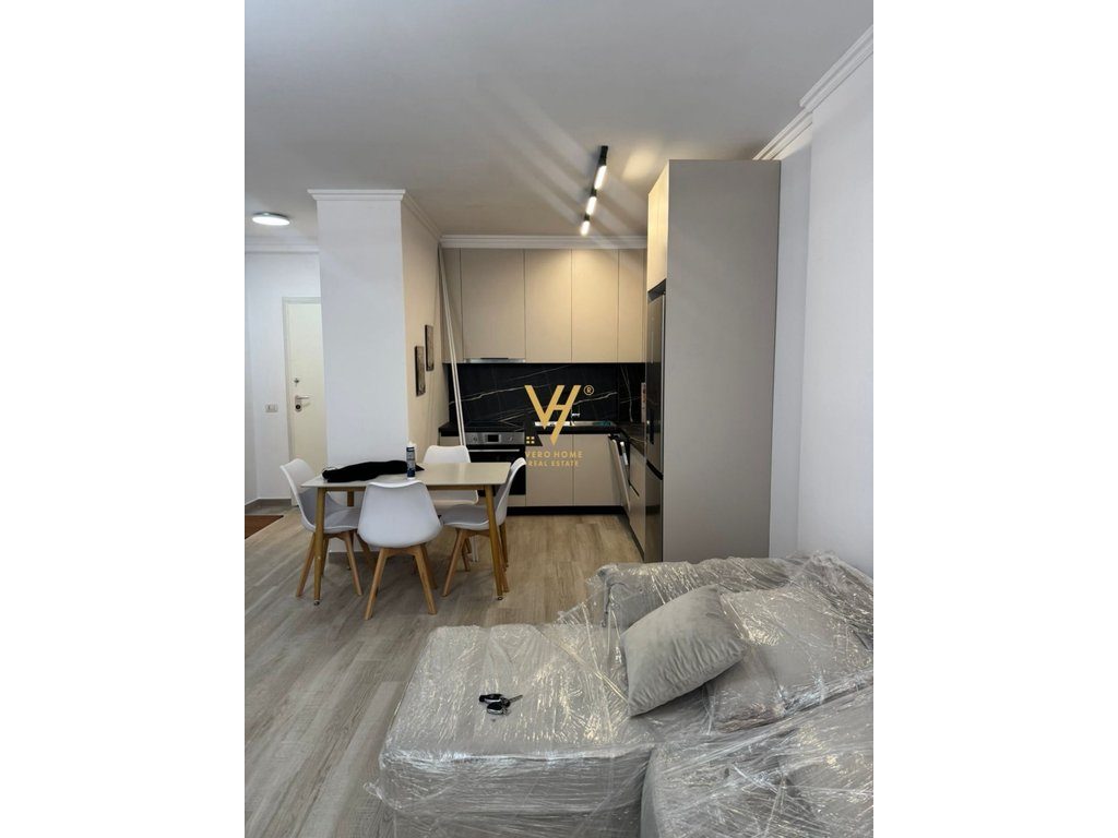 JEPET APARTAMENT 1+1+BLK ME QERA TEK BULEVARDI I RI 60.000 LEKE 2