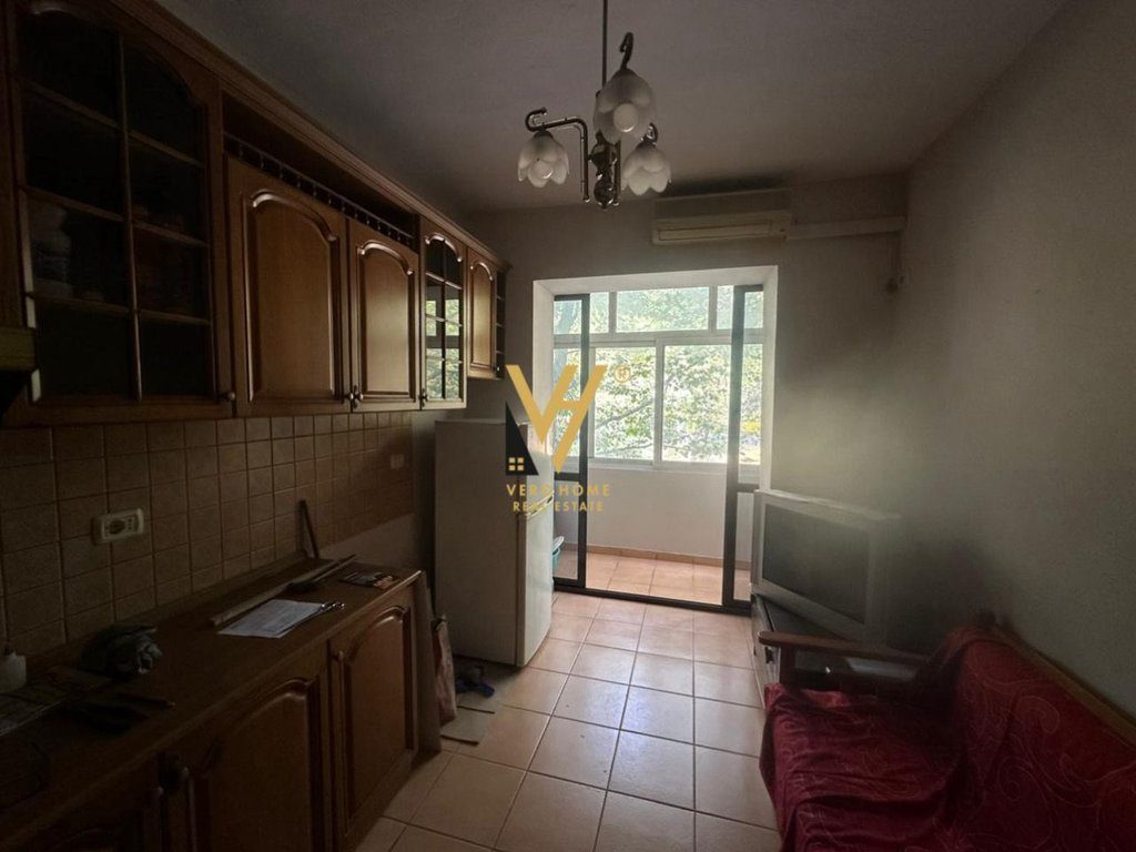 JEPET APARTAMENT 2+1+BLK ME QIRA NE VASIL SHANTO 52.000 LEKE 2