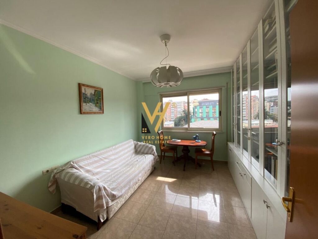 Jepet Apartament 2+1+2+ballkon te Rruga e Elbasanit 102 m2 2