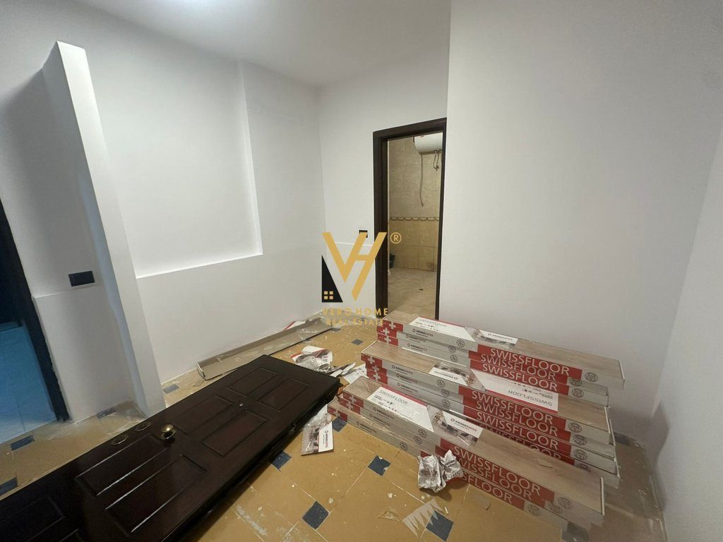 JEPET ZYRE 96M2 ME QERA NE MYSLYM SHYR 1.100 EURO 3