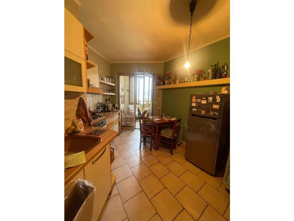 Shitet Apartament 2+1+ballkon te Rruga e Kosovareve 114 m2 4