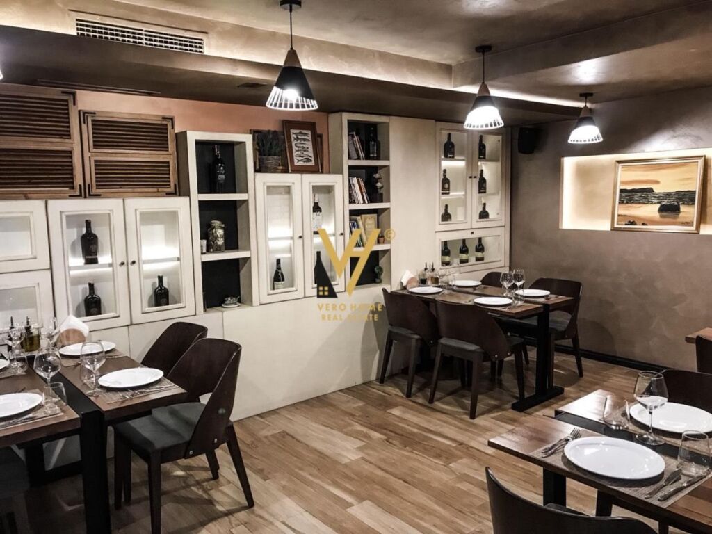 Jepet Restorant me qera te Rruga e Durresit 157 m2 4