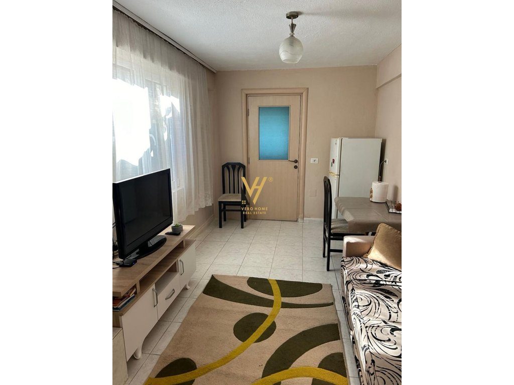 JEPET APARTAMENT 1+1+BLK ME QIRA TE PAZARI I RI 40.000 LEKE 2