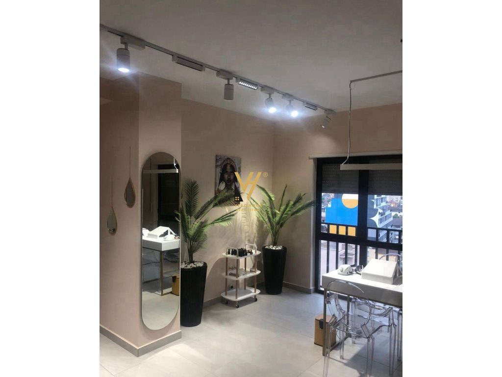 JEPET AMBIENT BIZNESI 116 M2 ME QERA TE SELVIA 750 EURO