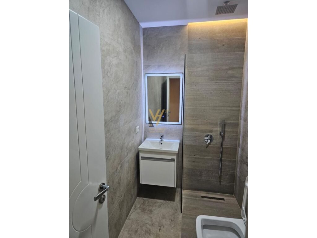 Jepet Apartament 1+1 me qera ne Bllok 60 m2 3