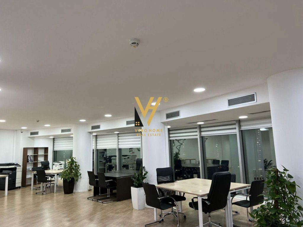 JEPET ZYRE 139 M2 ME QERA TE RRUGA E ELBASANIT 3.800 EURO 4