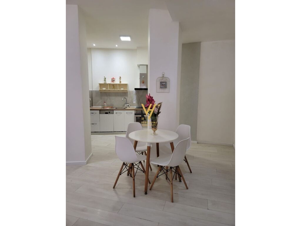 Shitet apartament 2+1 te Rruga Hamdi Sina , Liqeni i Thate 101 m2 2
