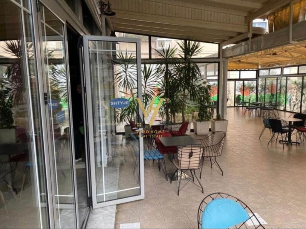 Shitet lokal te Brryli , pran Maternitetit te Ri 120 m2 2