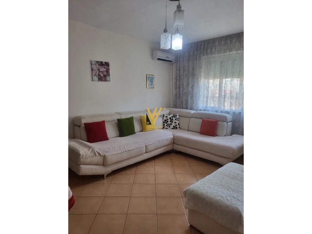 SHITET APARTAMENT 1+1+BLK TE ISH PARKU I AUTOBUSEVE 129.000 EURO