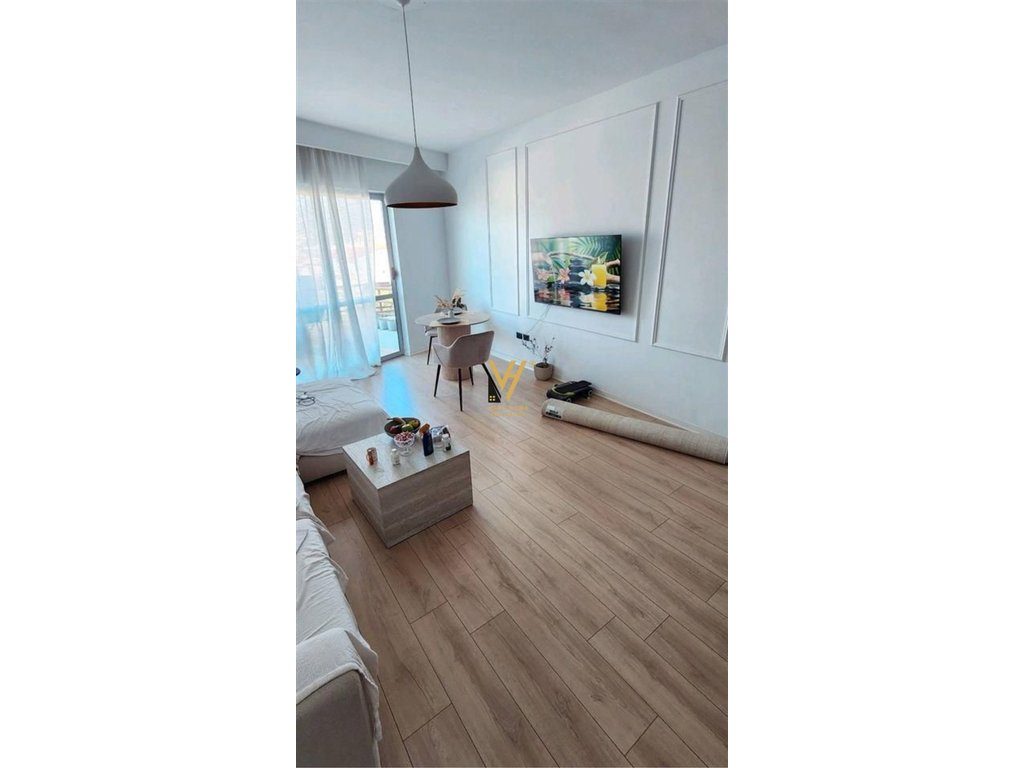 JEPET APARTAMENT 1+1+BLK ME QERA TE CASA ITALIA 500 EURO