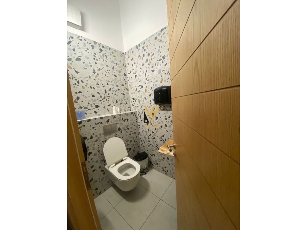 Jepet Bar-Piceri me qera te hyrja e Liqenit Artificial 100 m2 4