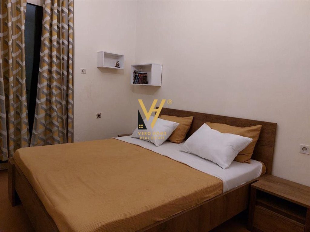 JEPET APARTAMENT 2+1+BLK ME QIRA TE SHALLVARET 690 EURO 4