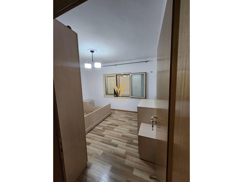 JEPET APARTAMENT 1+1+BLK ME QERA TE RRUGA ELBASANIT 70.000 LEKE 2