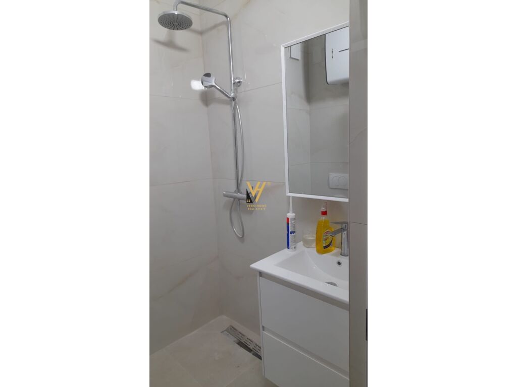 Jepet Apartament 1+1+ballkon me qera pran Rruges se Ambasadave 50 m2 3