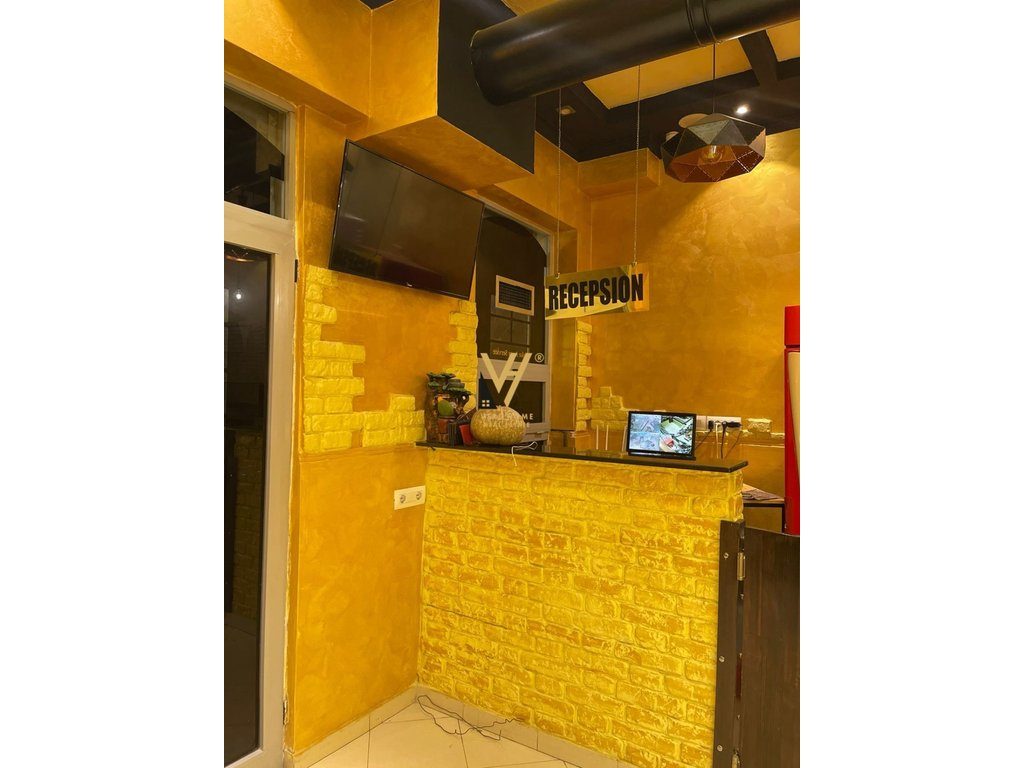 JEPET PIZZERI 50 M2 ME QIRA TE RRUGA E KAVAJES 40.000 LEKE 3