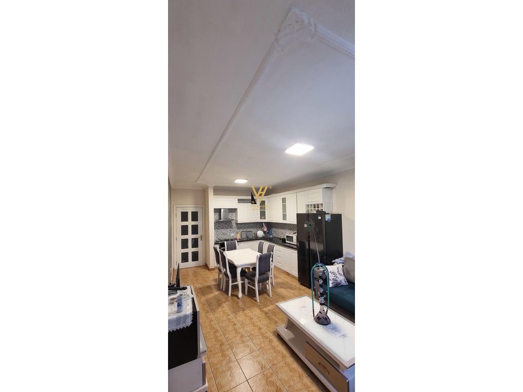 JEPET APARTAMENT 2+1+BLK ME QERA VILA L ASTIR 50.000 LEKE 2
