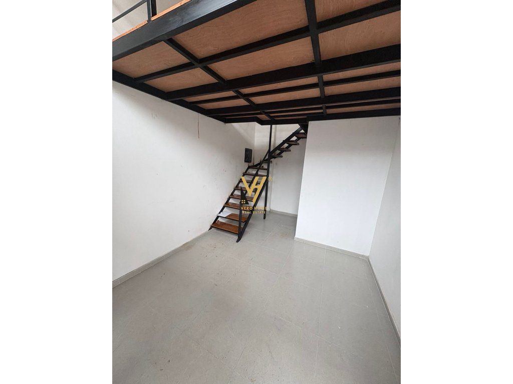 JEPET DYQAN DUPLEX 32 M2 ME QIRA TE KOMUNA E PARISIT 400 EURO
