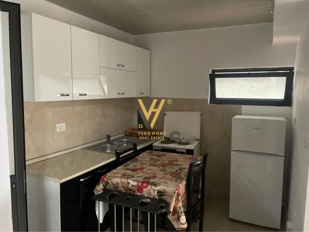 SHITEN 2 SHTEPI PRIVATE NE SELITE 320.000 EURO 2