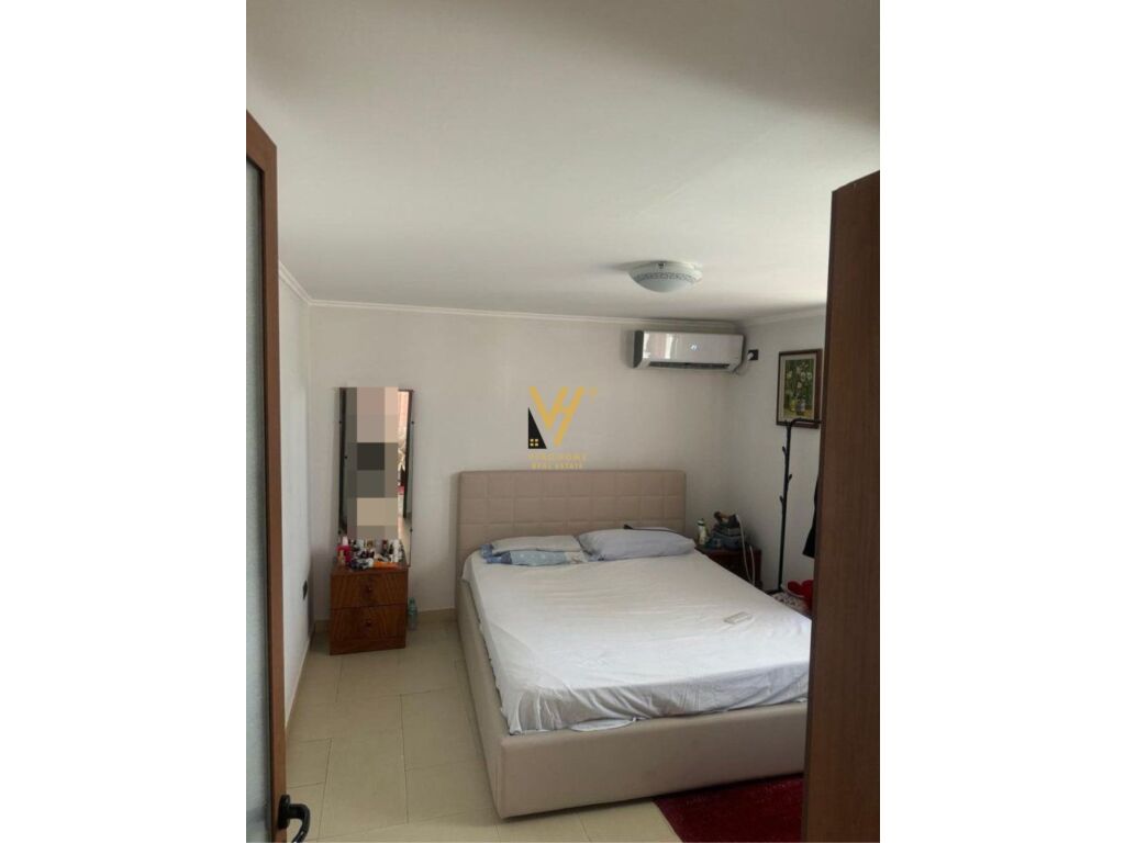 Jepet Apartament 1+1+ballkon me qera te Rruga Bardhyl 100 m2 3